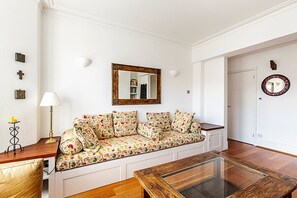 Exterior - 2-bed Charm Near Battersea Park (London)