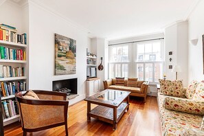 Exterior - 2-bed Charm Near Battersea Park (London)