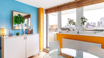 Appartement (Chancery Lane Gem w/ Balcony and Lift) | Woonkamer