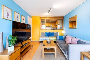 Living room - Chancery Lane Gem w/ Balcony and Lift (London)