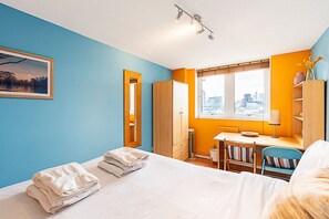 Apartment (Chancery Lane Gem w/ Balcony and Lift)