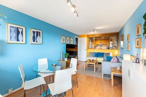 公寓 (Chancery Lane Gem w/ Balcony and Lift) | 客廳 | 電視