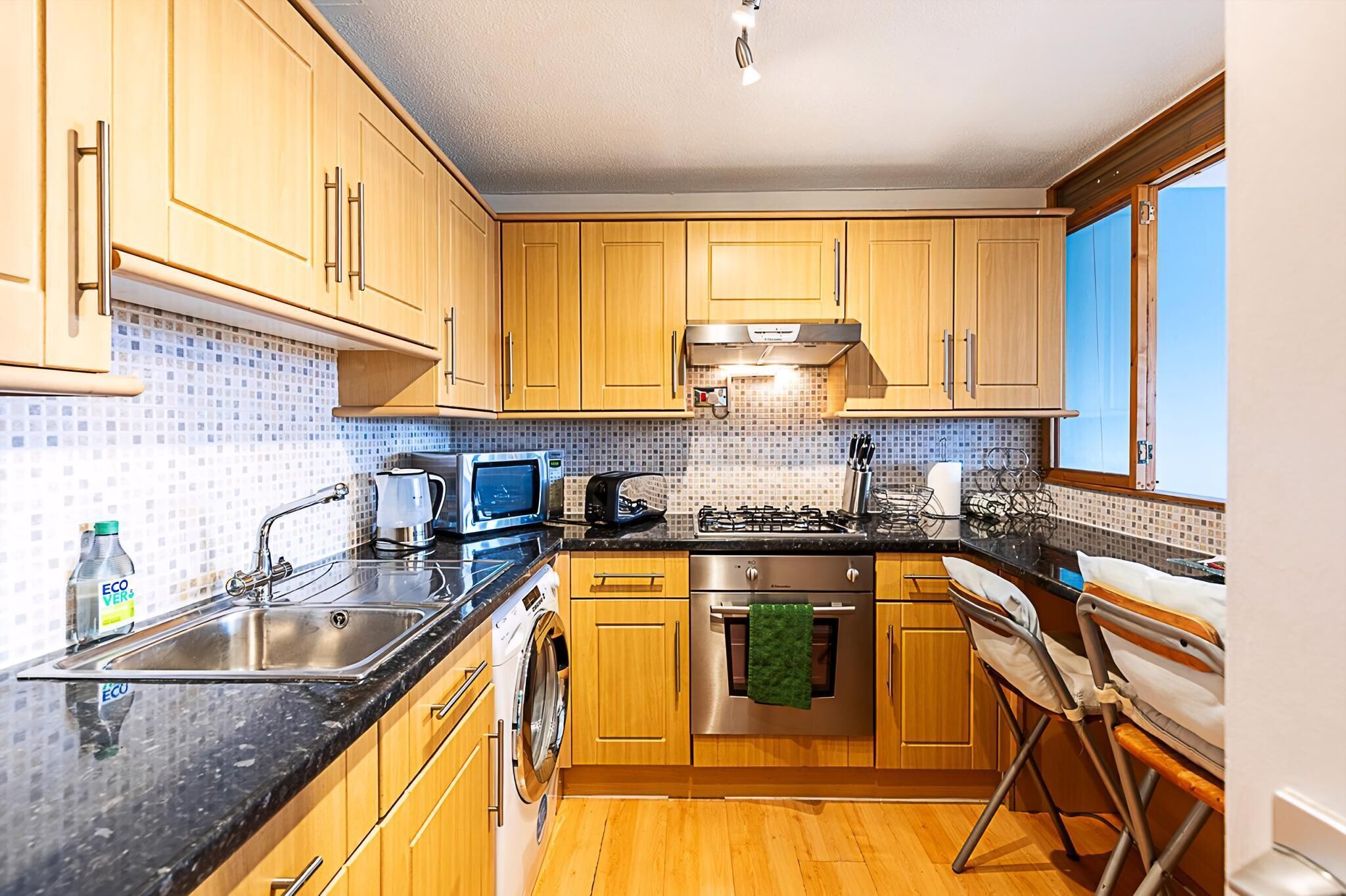 Leilighet (Chancery Lane Gem w/ Balcony and Lift) | Eget kjøkken