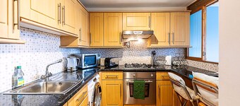 Chancery Lane Gem w/ Balcony and Lift