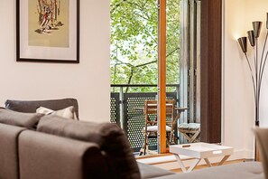 Exterior - Modern Mile End Flat Near Park (London)