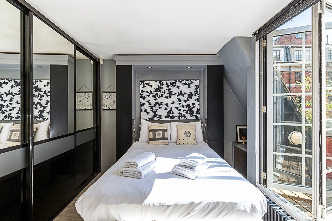 Maison (Stylish Mews Home in Kensington)