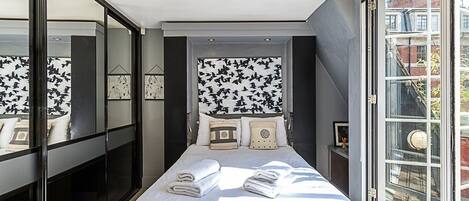 Maison (Stylish Mews Home in Kensington)