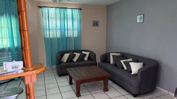 Apart Daire, 1 Yatak Odası, Sigara İçilebilir, Balkon | Oturma alanı