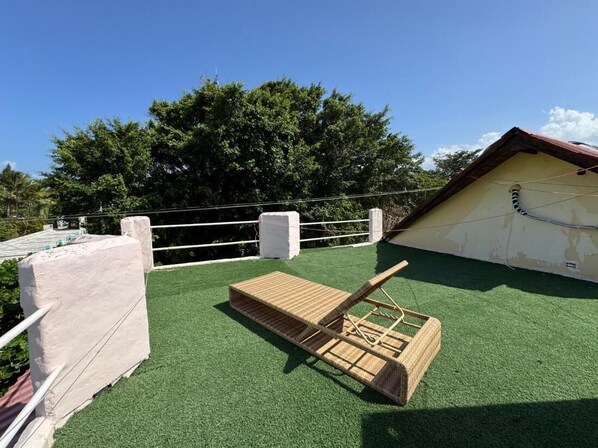Studio, 1 Schlafzimmer, Raucher, Balkon | Unterkunftsgelände