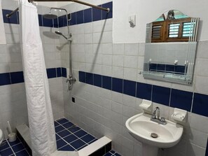 Bathroom - Cozy Apartment 2 min to Cabarete Beach, Rooftop (Sosúa)