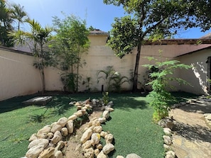 Leilighet, 1 soverom, røyk, terrasse | Hage