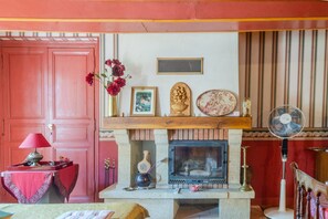 Interior - Holiday Home 'Des Tilleuls' with Private Garden (Saint-Mathieu)