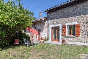 Exterior - Holiday Home 'Des Tilleuls' with Private Garden (Saint-Mathieu)