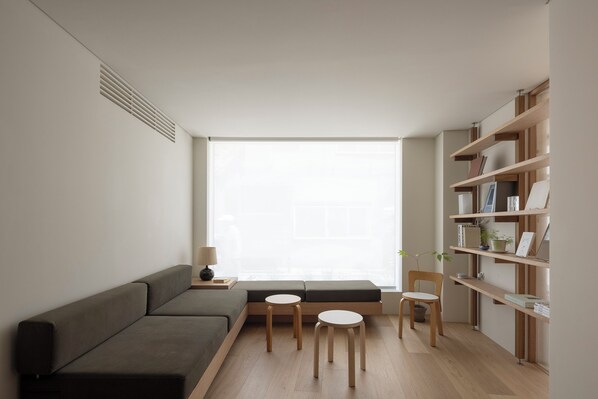 Coin salon dans le hall