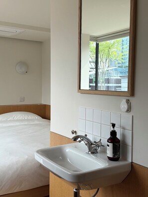 Kamar Double | Meja kerja dan Wi-Fi gratis