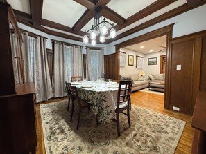 Dining - Heart of the Buffalo, Olmsted Parks. Long stay discounts! (Buffalo)