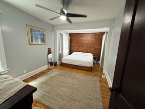2 bedrooms, desk, iron/ironing board, free WiFi
