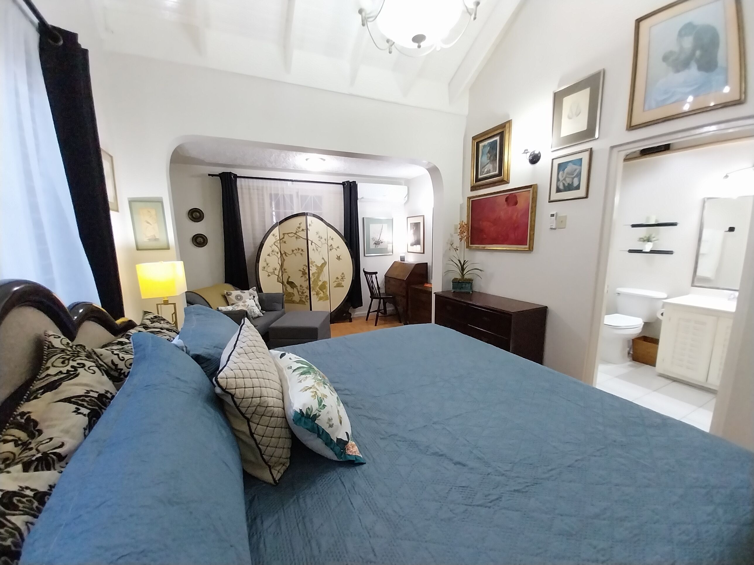 3 chambres, fer et planche à repasser, Wi-Fi, draps fournis