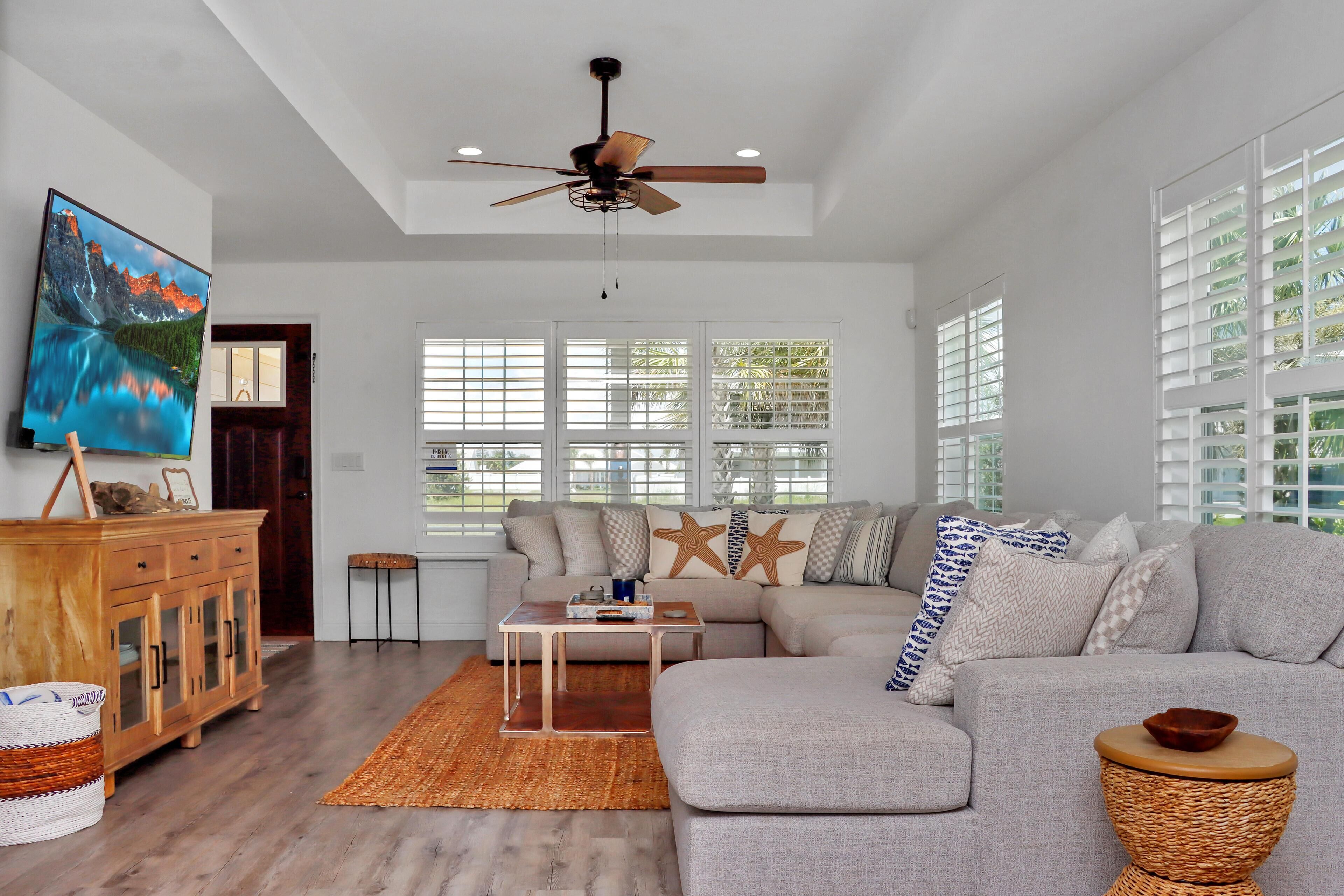 House, Multiple Beds (Dub's Beach Retreat) | Living area
