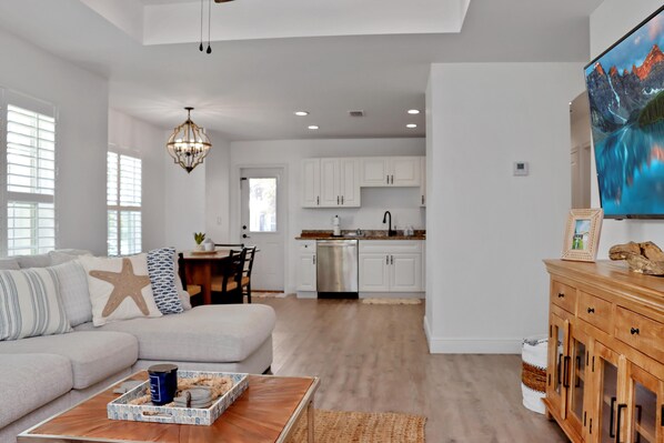 House, Multiple Beds (Dub's Beach Retreat) | Living area