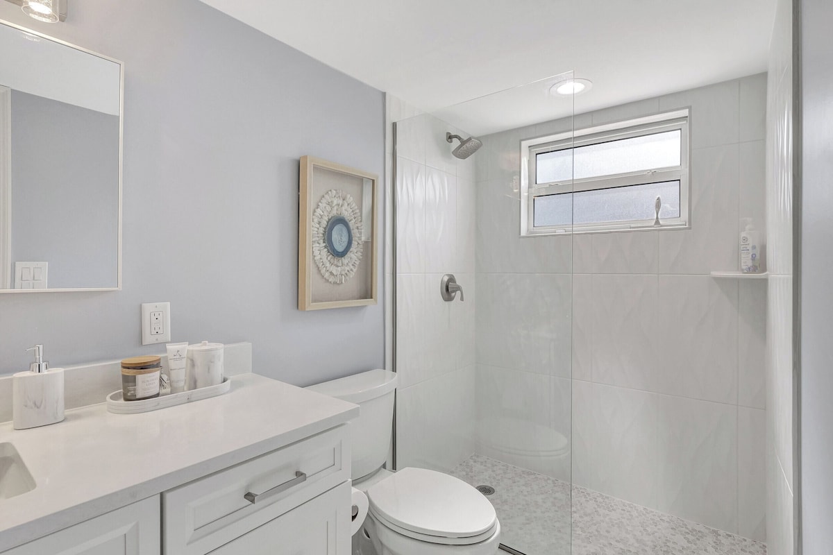 Photo 15 of Steps to 5th Avenue, Beach & Bay - Stylish 1 BR Courtyard Pet Friendly Retreat
