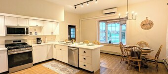 VanMar House-Charming Renovated Farmhouse at Creekstone Farms with AC