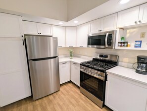 Micro-ondas, fogão, cooktop, lava-louças