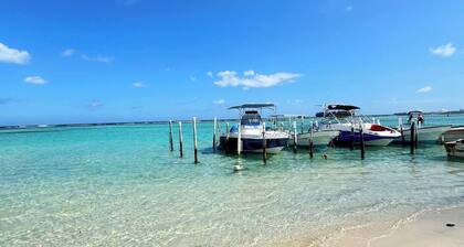 Apt+WiFi+Parking+Ac+Near The Beach+Tv @BocaChica 2 Min walk to the Beach