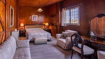 4 slaapkamers, een strijkplank/strijkijzer, wifi, beddengoed
