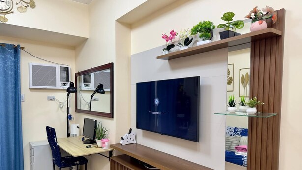 Books - Room-1 BR Vacation Rentals in Pasay, Vie (Pasay)