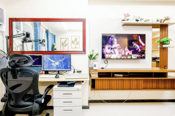 Kamar, 1 kamar tidur, balkon, pemandangan samudra | Ruang keluarga | Buku