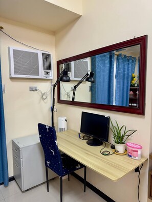 Room, 1 Bedroom, Balcony, Ocean View | Interior