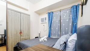 Room, 1 Bedroom, Balcony, Ocean View | 1 bedroom - Room-1 BR Vacation Rentals in Pasay, Vie (Pasay)