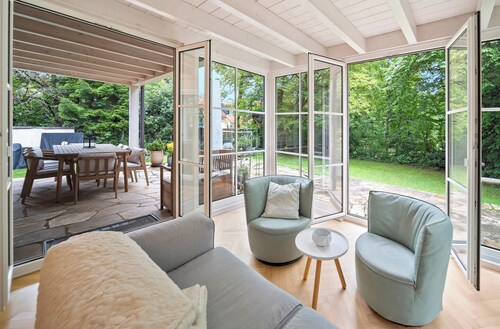 19 min to the center - 250 m² / 2,691 sq ft - top villa from 1923 - 4BR 3,5BA