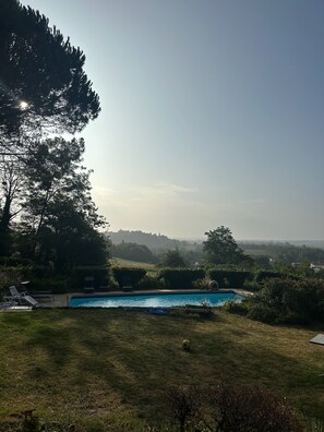 Outdoor pool - Vast property, panoramic view and private pool. (Mongauzy)