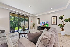 Smart TV - Resort Style Pool*Golf Course*Mins from Disney! (Davenport)