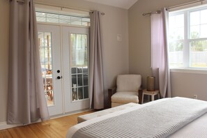 4 bedrooms, iron/ironing board, travel cot, WiFi