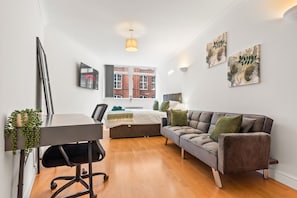 1 habitación, tabla de planchar con plancha y acceso a internet