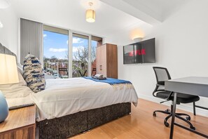 1 habitación, tabla de planchar con plancha y acceso a internet