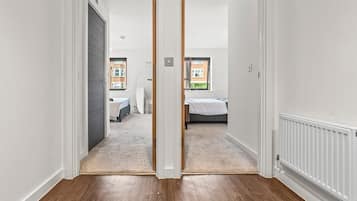 2 bedrooms, iron/ironing board, internet, bed sheets