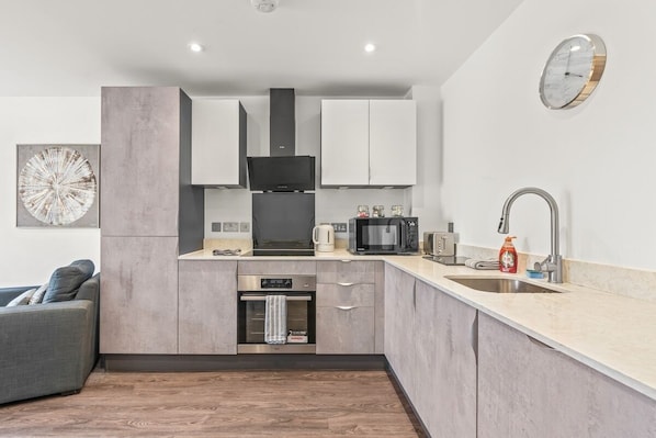 Fridge, microwave, oven, stovetop