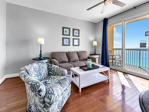 Apartment, 1 King-Bett und Schlafsofa (Calypso 1-1805) | Wohnbereich