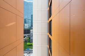 View from property - City Studio Escape Bright, Sleek & Modern (Chicago)