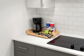 Basic Studio | Private kitchen | Highchair