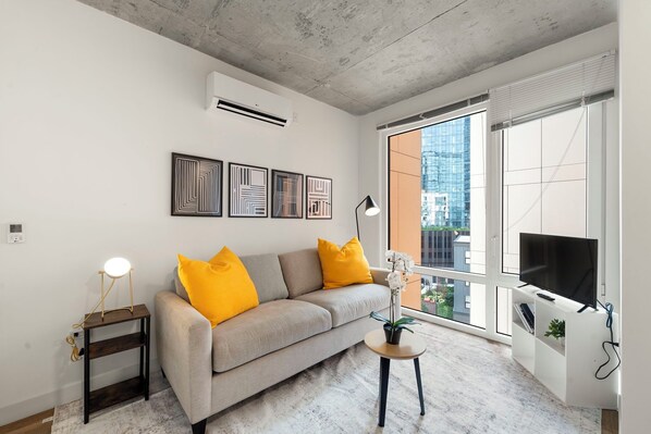 Basic Studio | Living area - City Studio Escape Bright, Sleek & Modern (Chicago)