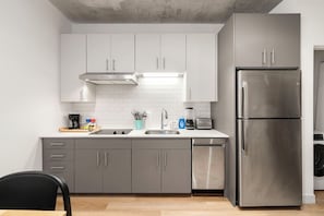 Basic Studio | Private kitchen | High chair