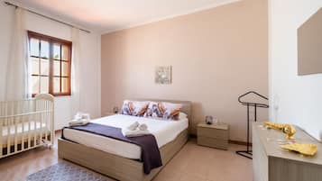3 Schlafzimmer, Bügeleisen/Bügelbrett, Bettwäsche