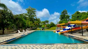 Outdoor pool - Rustic River Resort (Vikramgadh)