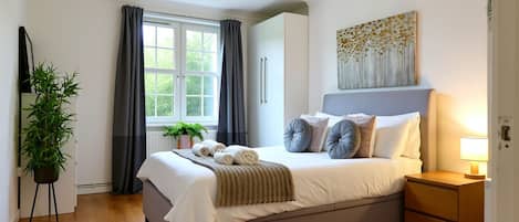 3 dormitoris, planxa i posts de planxar, wifi gratuïta i roba de llit