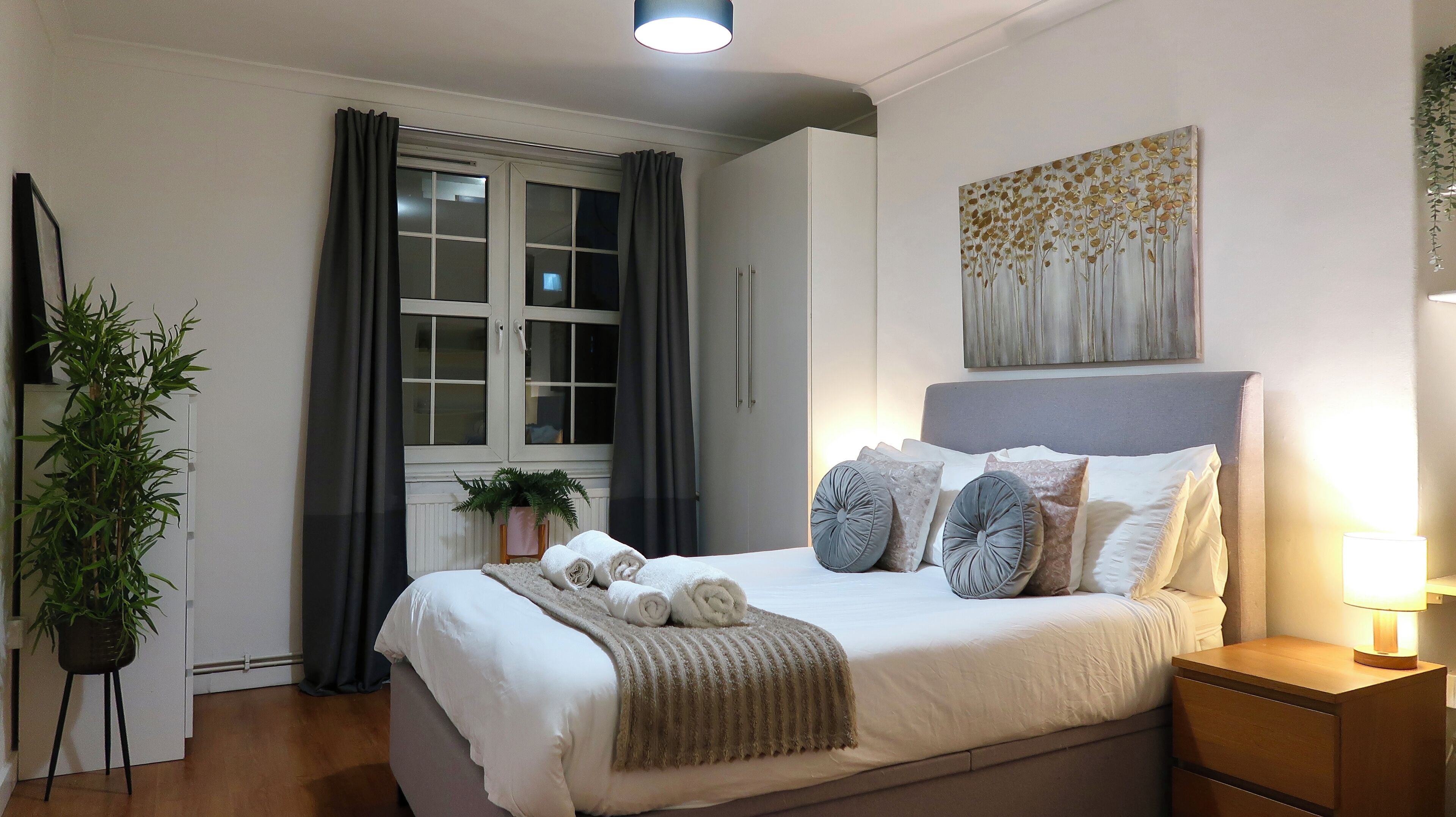 3 bedrooms, iron/ironing board, free WiFi, bed sheets